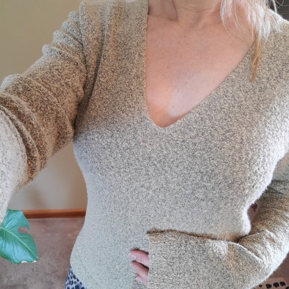 💋 LAST CHANCE 💋 Boho sage green cozy pullover - Picture 2 of 11